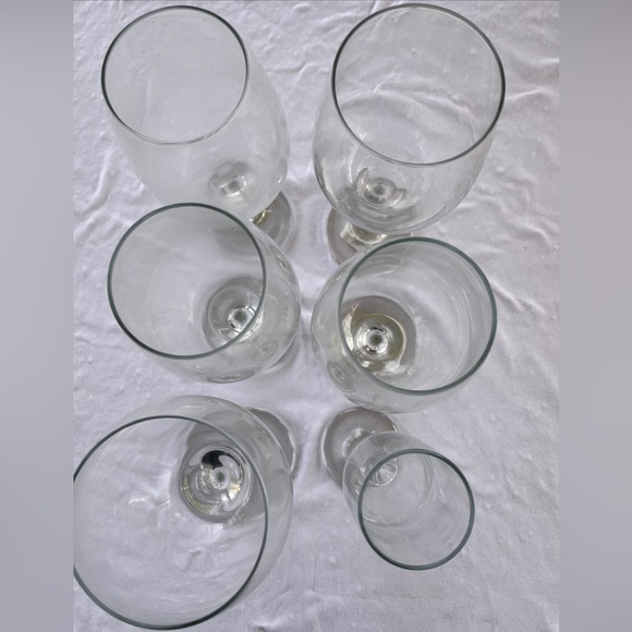 Wine Glasses - Picture 1 of 2